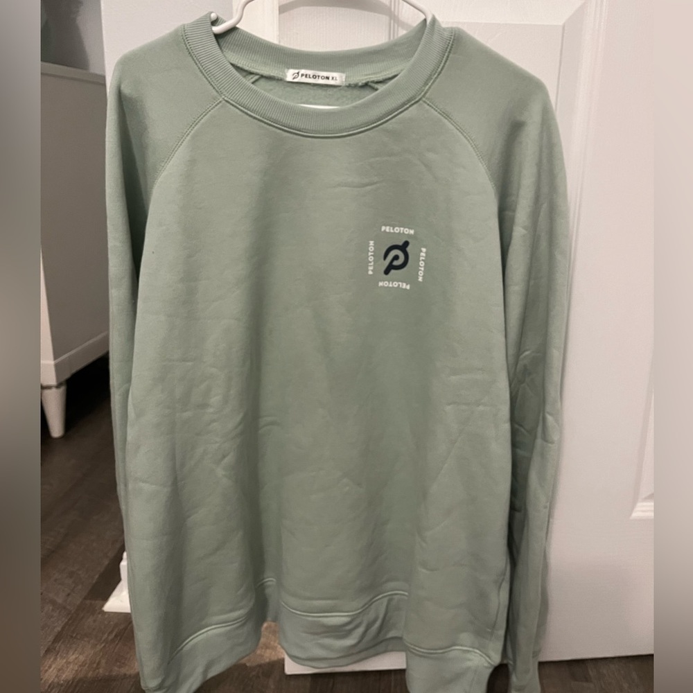 Xl peloton crew neck sweatshirt